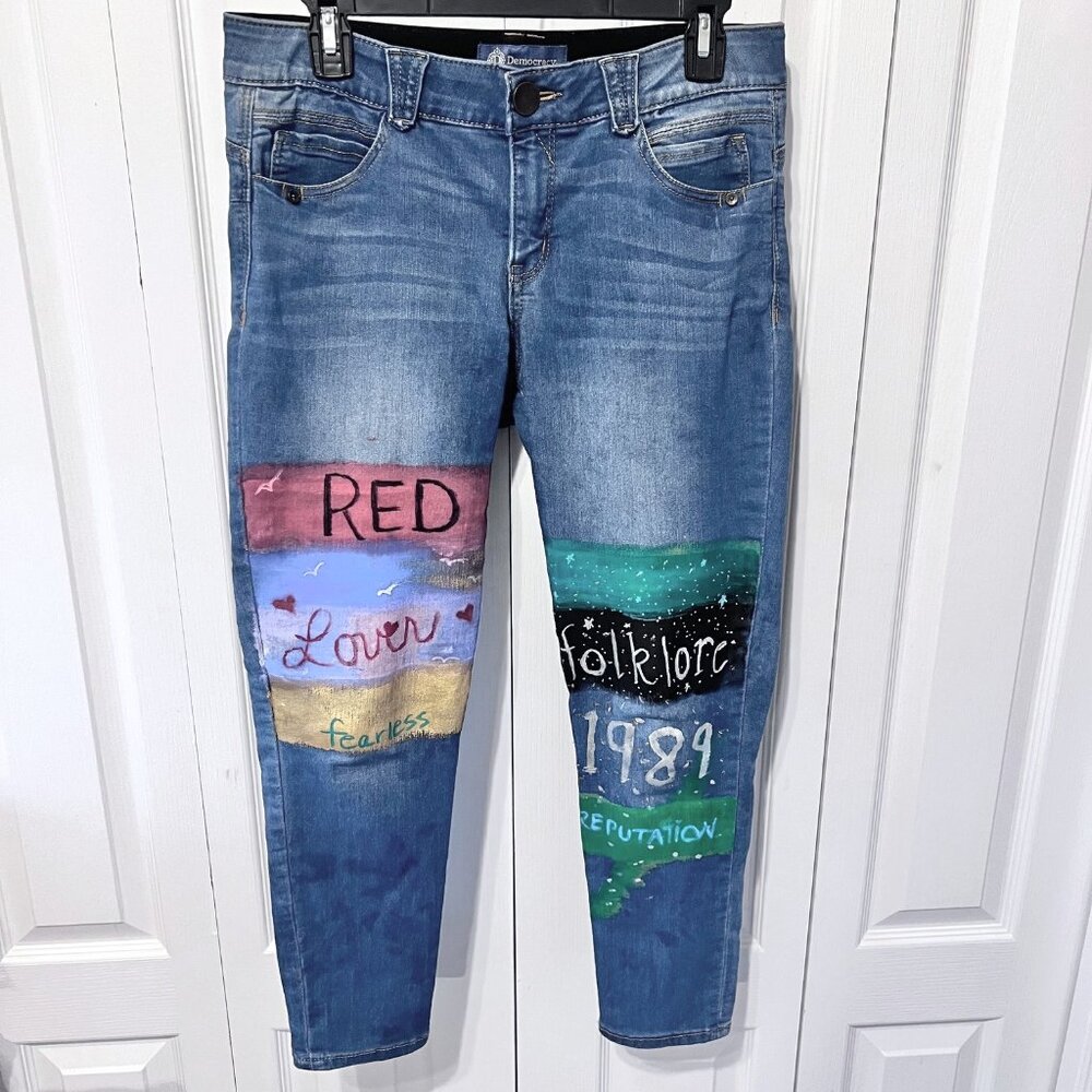 Taylor Swift Songs Democracy "Ab" solution Women's Sz 8 Stretch Cropped Jeans - Picture 2 of 15